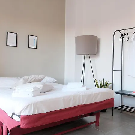 Minimal Nest Lejlighed *