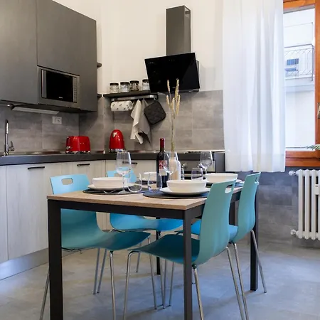 Minimal Nest Lejlighed *