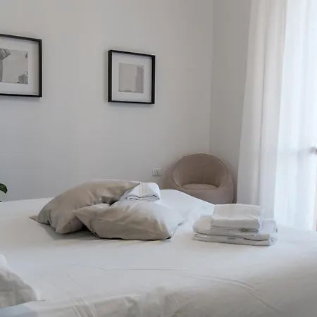 Minimal Nest Apartment